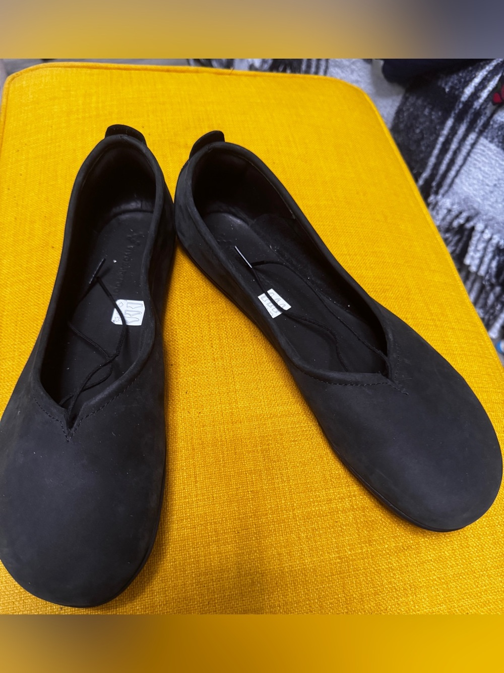 Vivobarefoot Jing Jing Lace Women’s Obsidian Ballet Flats